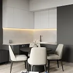 Azulis 1 Pisano 2br With 2 Terraces, Garden & Parking, Aldo Moro 公寓 *