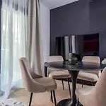 Azulis 1 Pisano 2br With 2 Terraces, Garden & Parking, Aldo Moro 公寓 奧爾比亞
