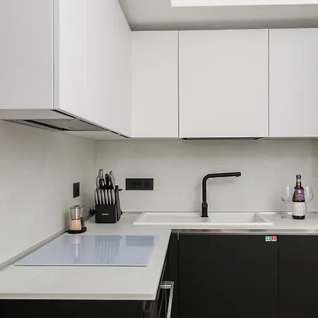 Azulis 1 Pisano 2br With 2 Terraces, Garden & Parking, Aldo Moro 아파트 올비아