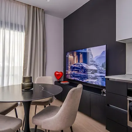 Azulis 1 Pisano 2br With 2 Terraces, Garden & Parking, Aldo Moro 올비아