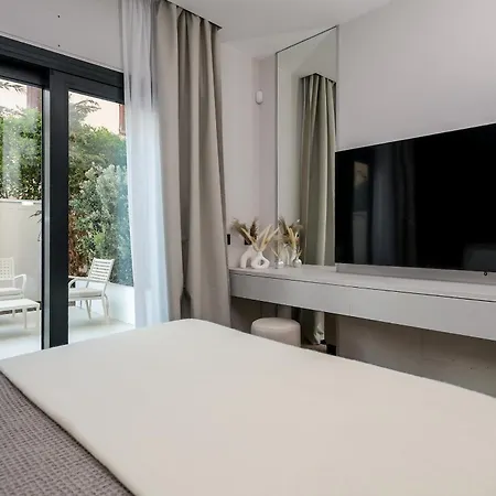 Azulis 1 Pisano 2br With 2 Terraces, Garden & Parking, Aldo Moro
