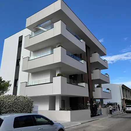아파트 Azulis 1 Pisano 2br With 2 Terraces, Garden & Parking, Aldo Moro *