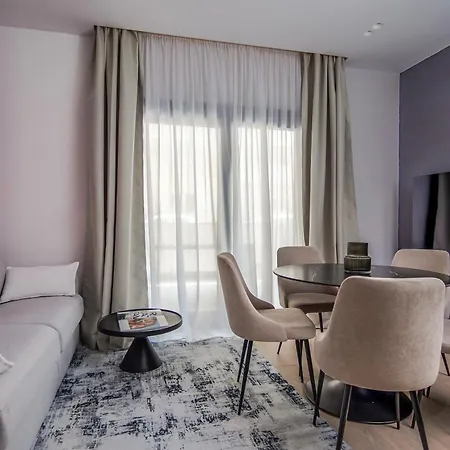 Azulis 1 Pisano 2br With 2 Terraces, Garden & Parking, Aldo Moro 아파트 올비아
