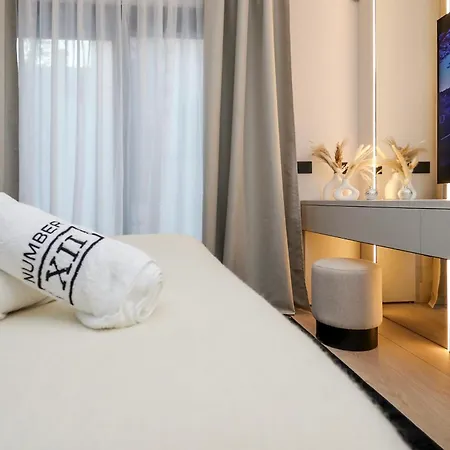 2br Luxurious Designer - Azulis1 - Garden - Free Parking *