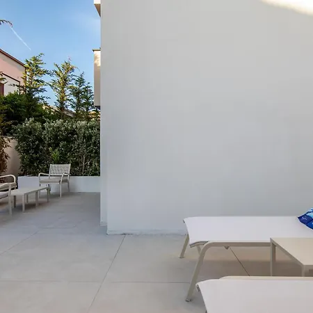 Azulis 1 Pisano 2br With 2 Terraces, Garden & Parking, Aldo Moro 아파트