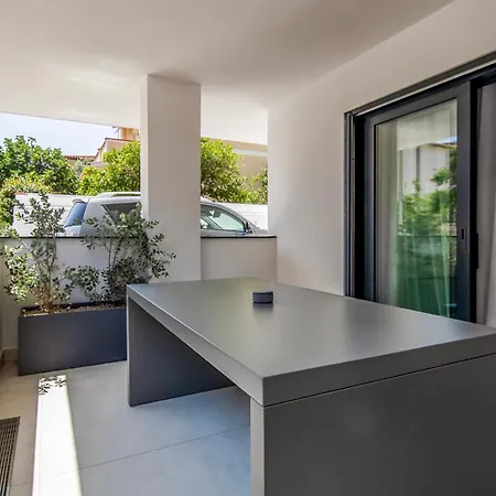 Azulis 1 Pisano 2br With 2 Terraces, Garden & Parking, Aldo Moro 아파트 올비아