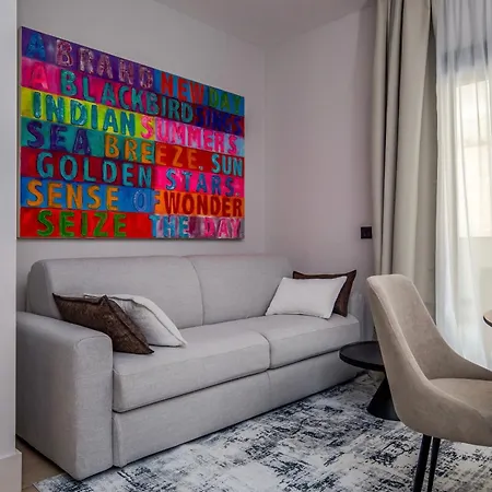 2br Luxurious Designer - Azulis1 - Garden - Free Parking *