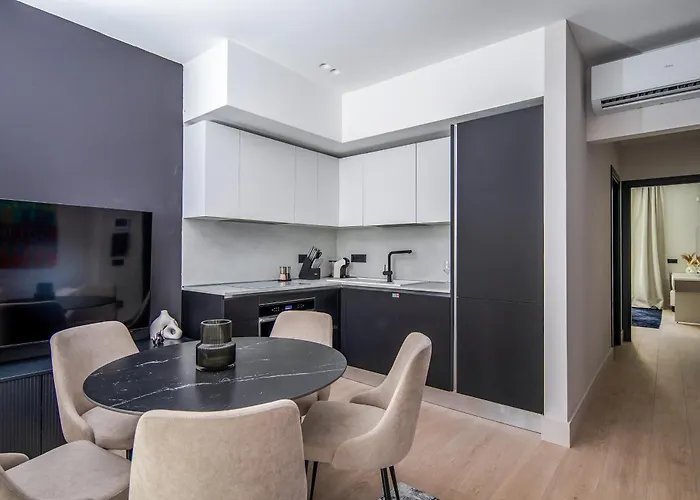 2br Luxurious Designer - Azulis1 - Garden - Free Parking *