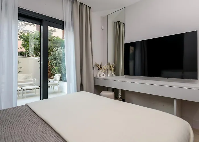 2br Luxurious Designer - Azulis1 - Garden - Free Parking