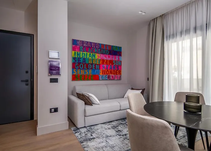 2br Luxurious Designer - Azulis1 - Garden - Free Parking