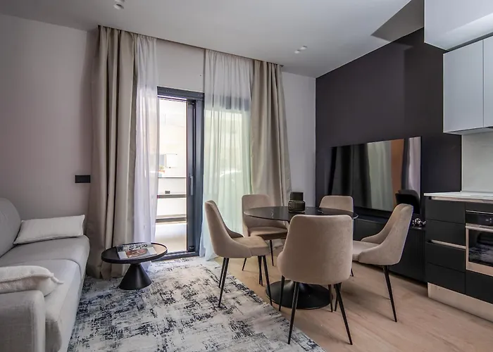 2br Luxurious Designer - Azulis1 - Garden - Free Parking