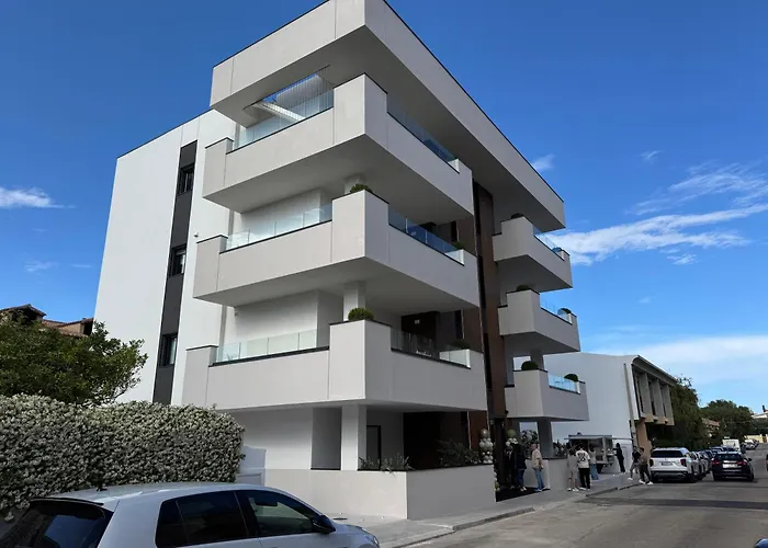 2br Luxurious Designer - Azulis1 - Garden - Free Parking * Olbia