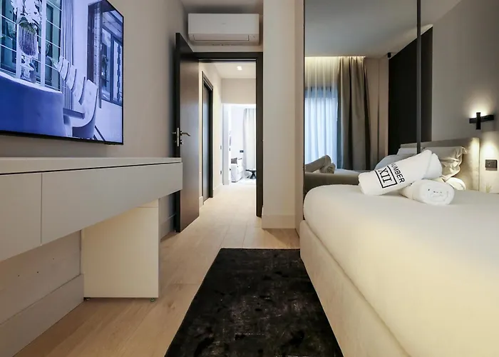 2br Luxurious Designer - Azulis1 - Garden - Free Parking Apartman